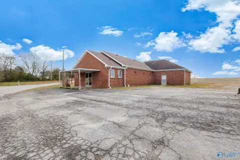 Versatile Building on Large Lot