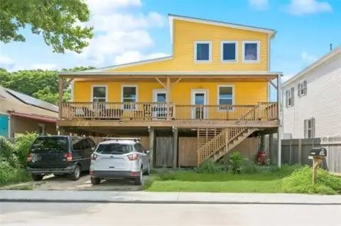 Resilient and Sustainable New Orleans Triplex