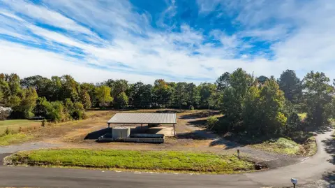 Automotive Property with Office