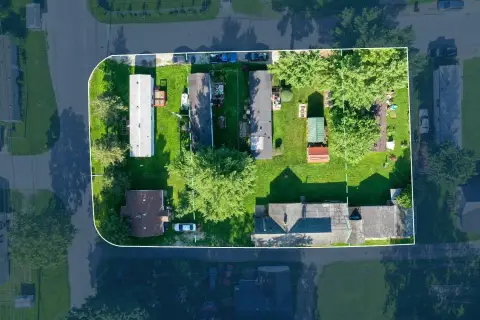 Mobile Home Park With Multiple Units