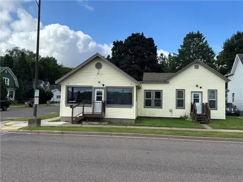 Mixed-Use Duplex in Chippewa Falls