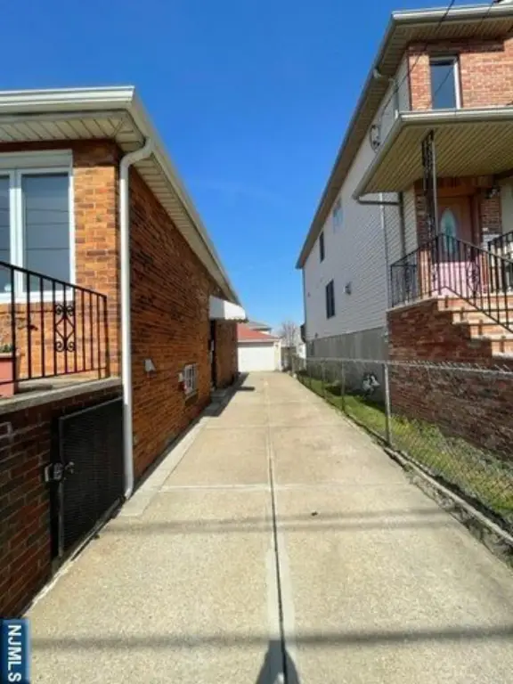 Picture 4