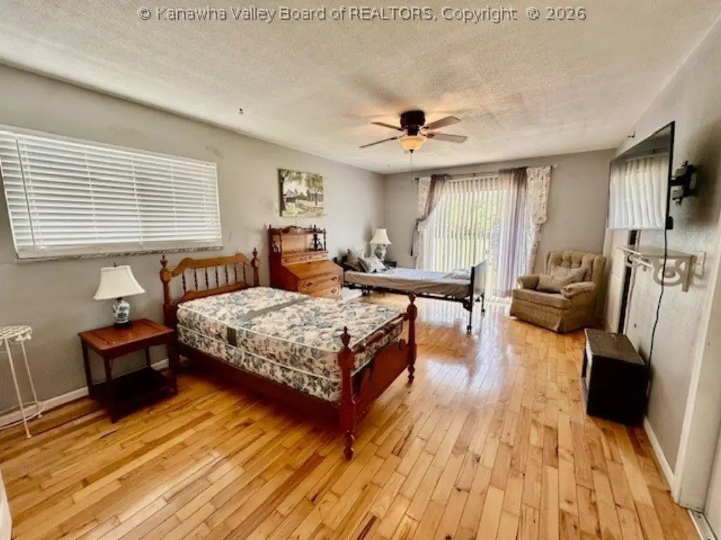 Picture 12
