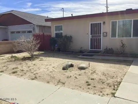 Lancaster Duplex: Investment Opportunity