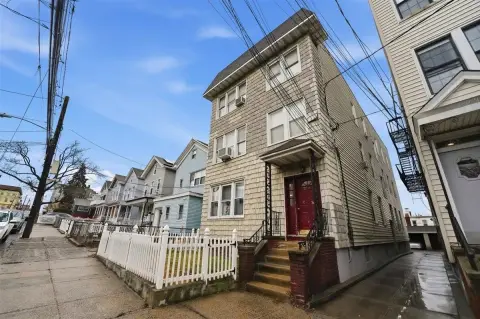 Multifamily Property in Greenville, NJ