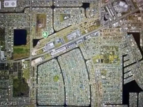 Commercial Land in Cape Coral