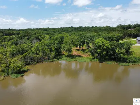 Waterfront Lot Near Warsaw, MO