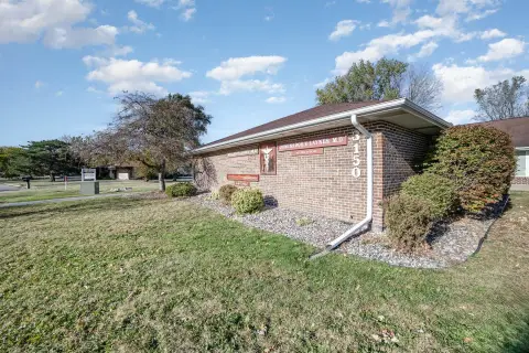 Commercial Building on 1.3 Acres