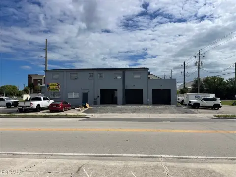 Commercial Space in Cape Coral