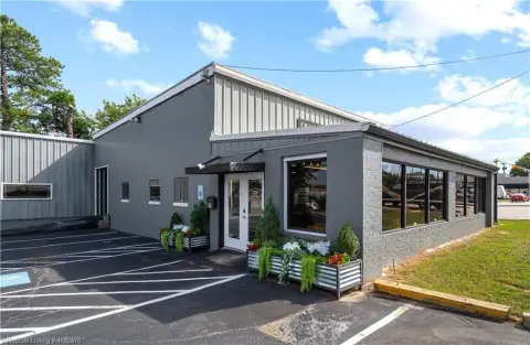 Flex Space with Showroom