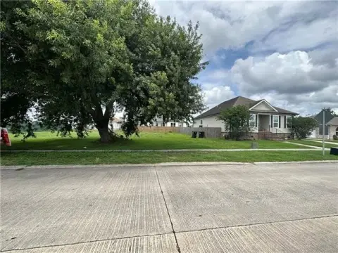 Double Lot in St. Bernard