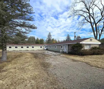 9-Room Motel With On-Site Living