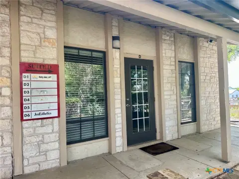 Corner Office Unit Near Hospital