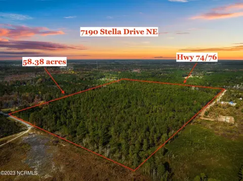 Expansive Land Parcel in Leland
