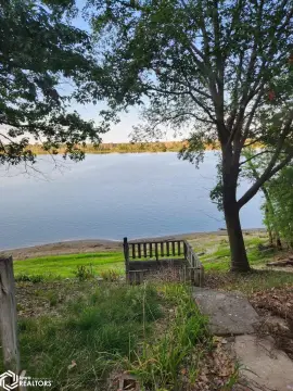 Lakefront Property Lot in Wapello