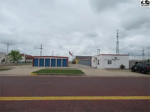 Hutchinson Commercial Property with Warehouse