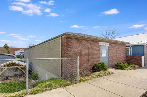 44-Unit Cold Self-Storage Facility