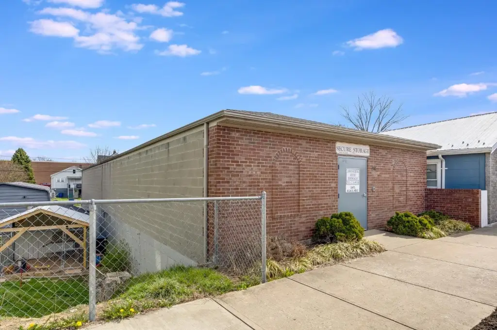 438 Walnut St, Lawrenceburg, IN 47025