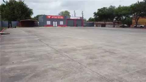 Auto Shop with Commercial Site