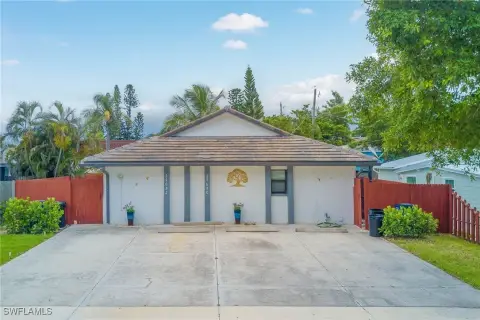 Beachside Duplex: Turnkey Investment