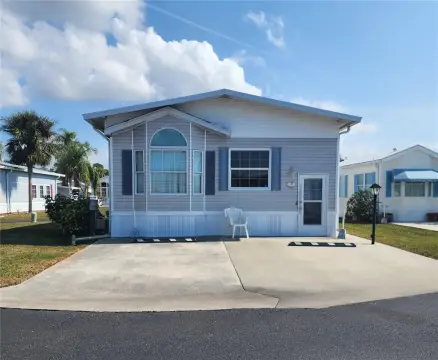 Resort-Style RV Lot in Sarasota