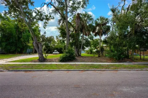 Buildable Lot in Sarasota Neighborhood