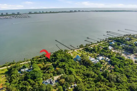 Waterfront Lot on Indian River