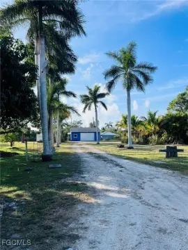 Bokeelia Acreage with Insulated Building