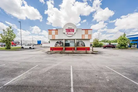 Franklin Retail Building For Sale