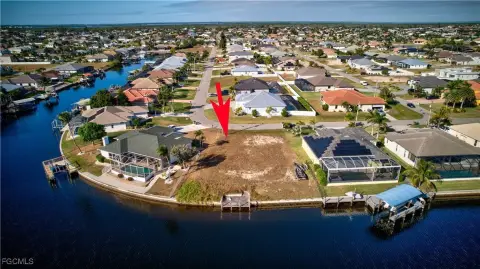 Waterfront Lot in Cape Coral