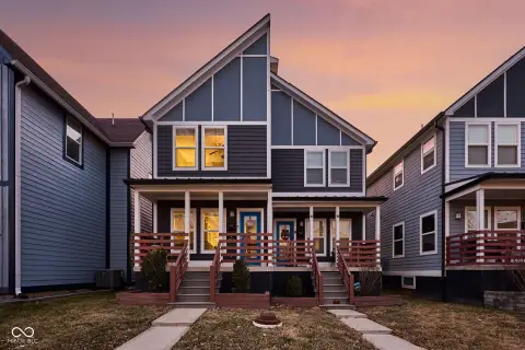Modern Craftsman Duplex with Carriage