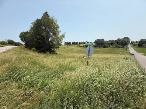 Cave City Acreage on Highway