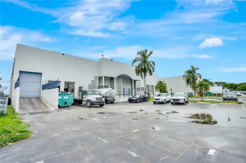 Opa-Locka Detached Industrial Building
