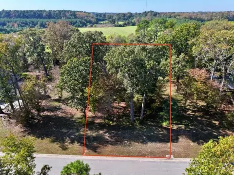 Half-Acre Homesite in Bay Creek