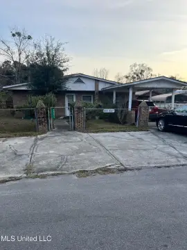 Multi-Structure Investment Opportunity in Gulfport