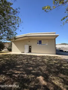 Lafayette Commercial Building For Rent