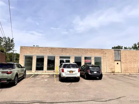 Versatile Commercial Space in Wellsville