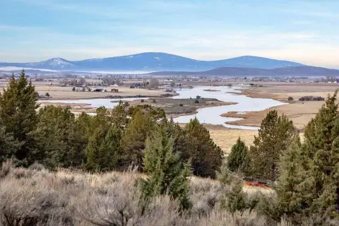 Klamath Falls Land with Views