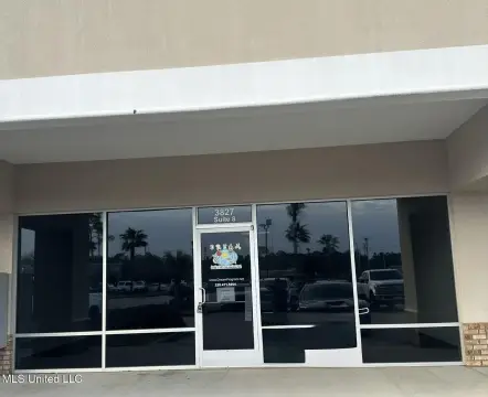 Retail Space in Ocean Springs
