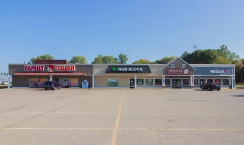 Retail Center on Lincoln Road