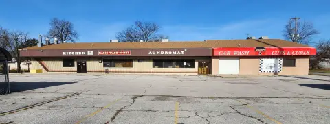 Versatile Commercial Property Near Downtown