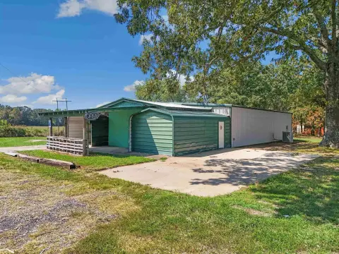 Quitman, AR Building and Land