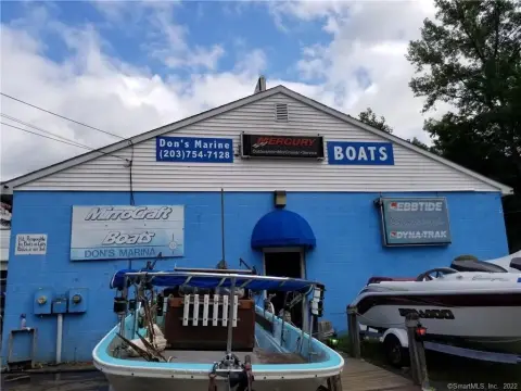 Waterbury Commercial Property on Large Lot