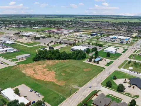 Commercial Land Along Parkway