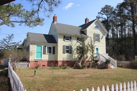 Historic Farmhouse Near Onancock Creek