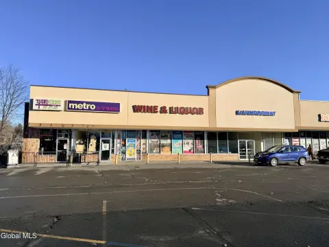 Troy Retail Space For Lease