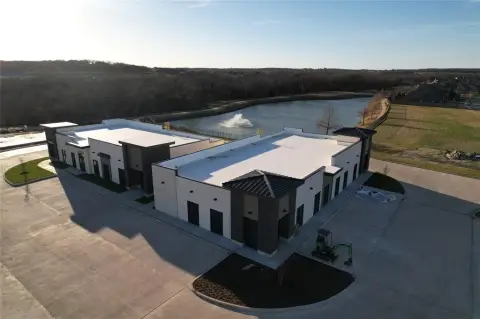 Retail Space in Burleson, TX