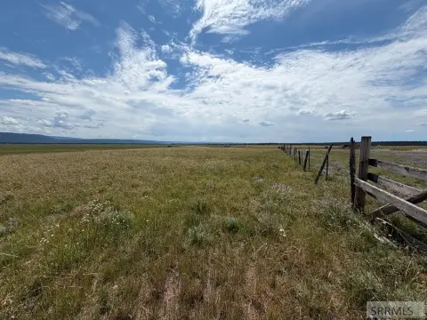 Fully Fenced Recreational Land Parcel