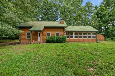 Secluded Log Cabin on Wooded Acres