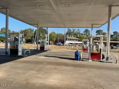 University Boulevard Commercial Opportunity